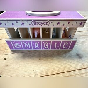 EUC Breyer Unicorn Magic Wood Carry Stable with 6 Unicorns